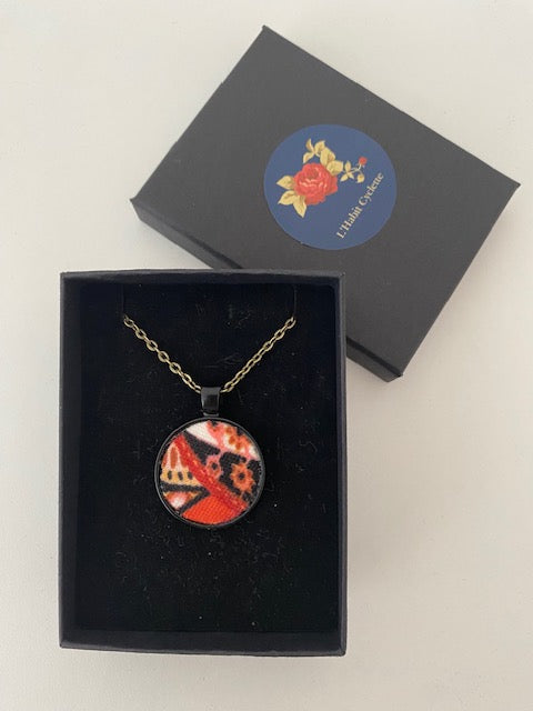 Collier pendentif tissu