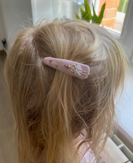 Barrette brodée danseuse